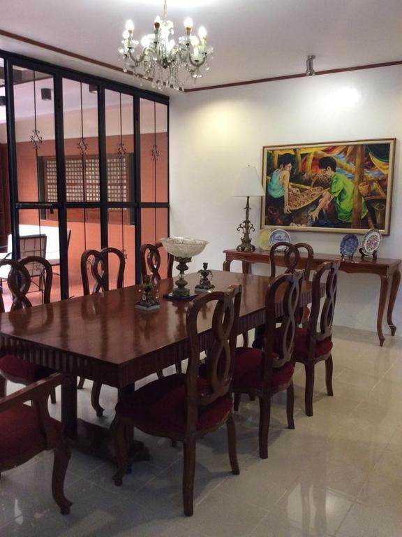 Casa Roces Bed & Breakfast Legazpi Ngoại thất bức ảnh